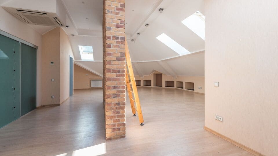 Entreprise du bâtiment professionnel, notre service d’aménagement de combles,